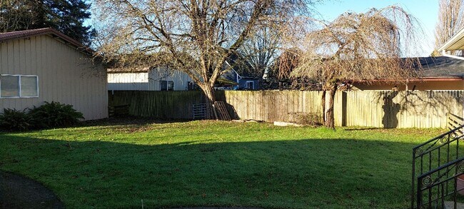 Foto del edificio - Charming 3-Bedroom home near BTC