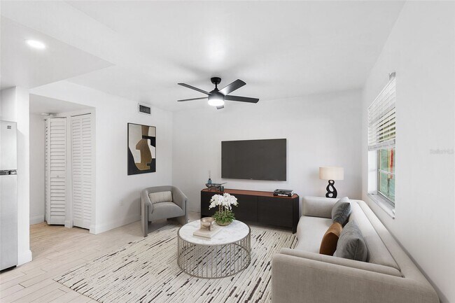 Foto del edificio - ST PETE APARTMENT FOR RENT!!