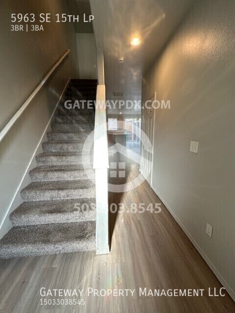 Foto del edificio - 5963 SE 15th Loop