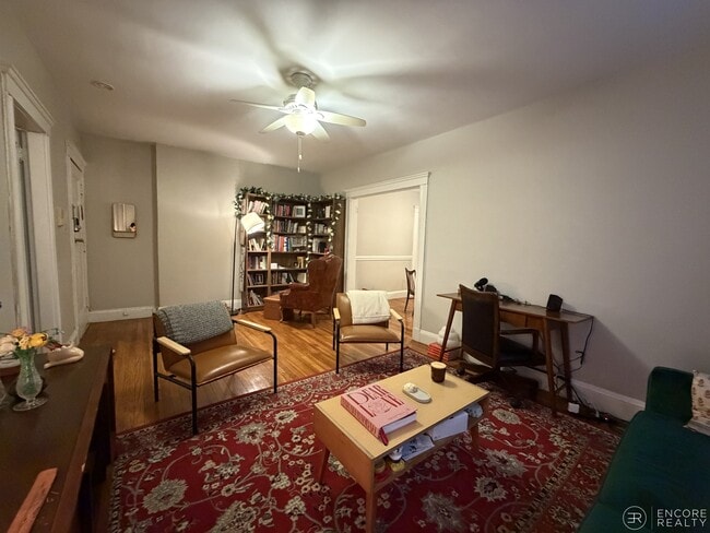 Building Photo - 11 Gray St