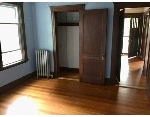 Foto del edificio - 32-34 Crescent Hill Ave