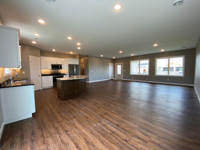 Open floor plan - 3011 43rd Ave S