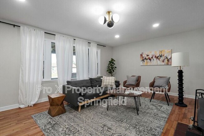 Foto del edificio - 1140 S Stewart Ave