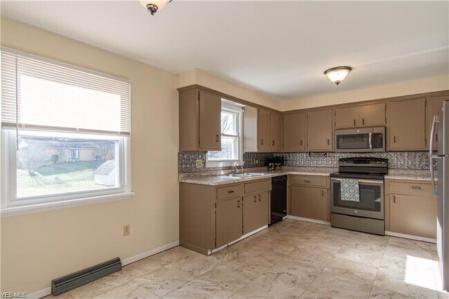 Foto del edificio - 7820 Stuhldreher St NW