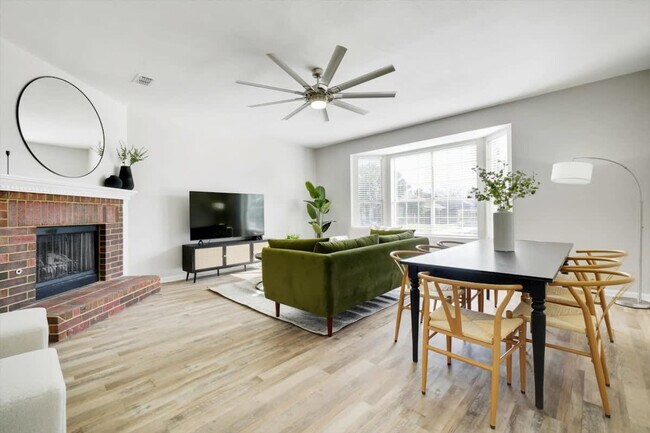 Foto del edificio - 2062 Arena Dr