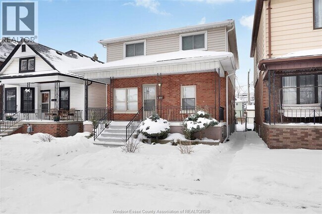 Photo du bâtiment - 907 Gladstone Ave