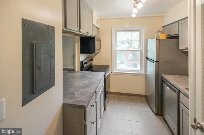 Foto del edificio - 2055 38th St SE