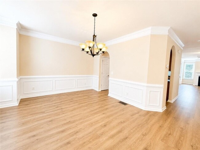 Building Photo - 6065 Cameron Pointe