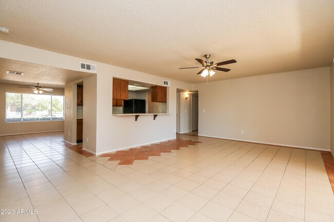 Foto del edificio - 7417 E Edgewood Ave