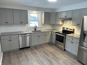 Building Photo - 1444 Stafford Rd