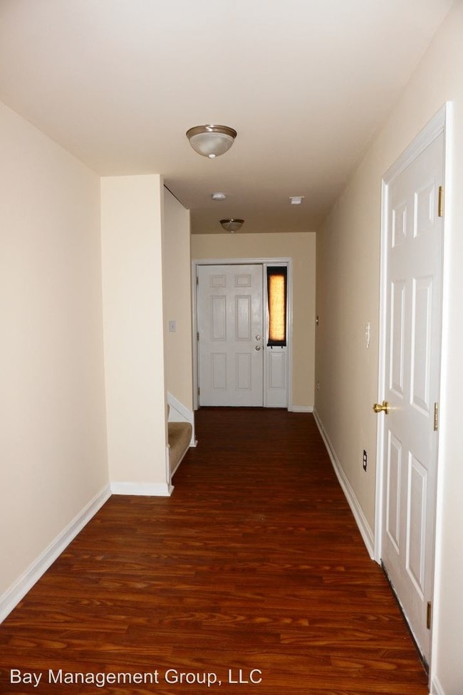 Building Photo - 3 br, 2.5 bath House - 7 Karendale Court