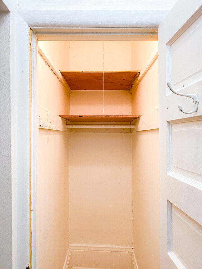 Building Photo - 362 Friel St