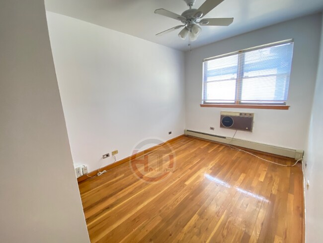 Foto del edificio - 1621 Edison Ave