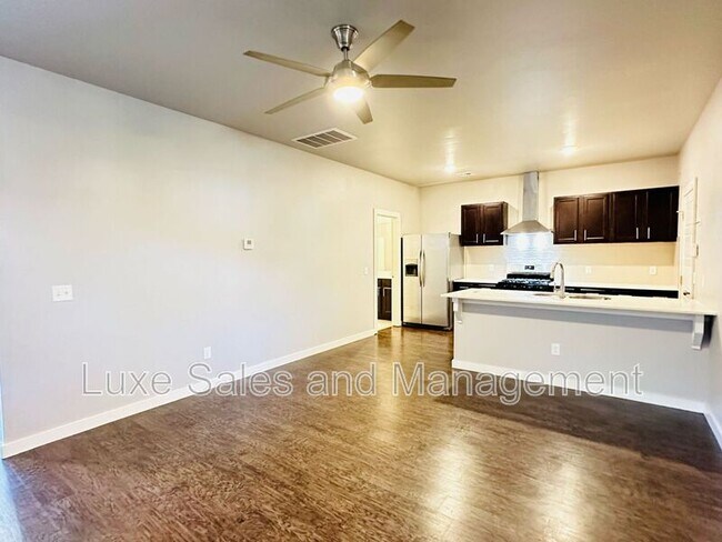 Foto del edificio - 2116 Camino Del Plaza Ln
