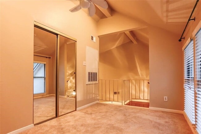 Foto del edificio - 4144 Greystone Way