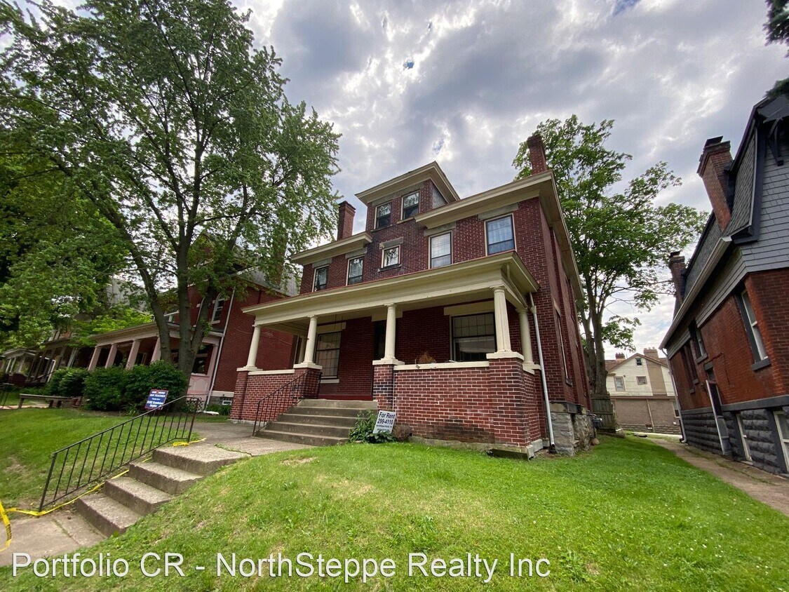 Primary Photo - 2 br, 1 bath Apartment - 387 W 8th Ave