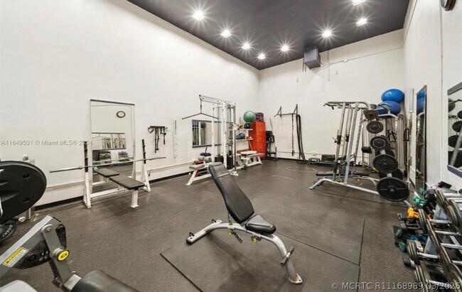 Foto del edificio - 630 Tennis Club Dr