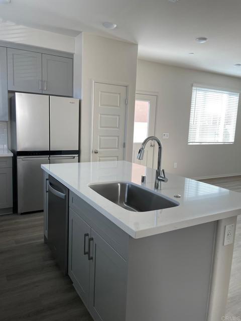 Building Photo - 28325 Via Moscotel