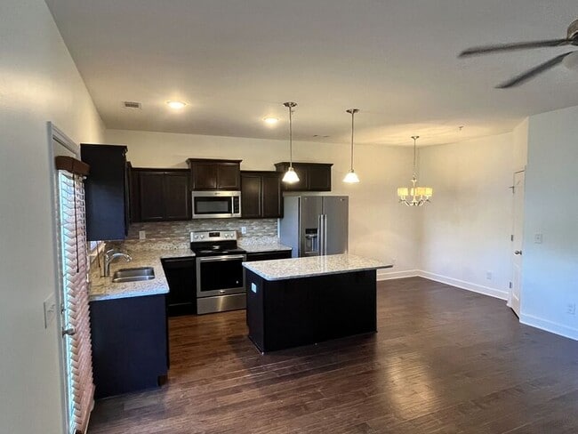 Building Photo - 3013 Thornbury Pl