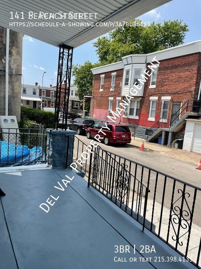 Foto del edificio - Nicely Updated 3-BD End-Unit Townhouse for...