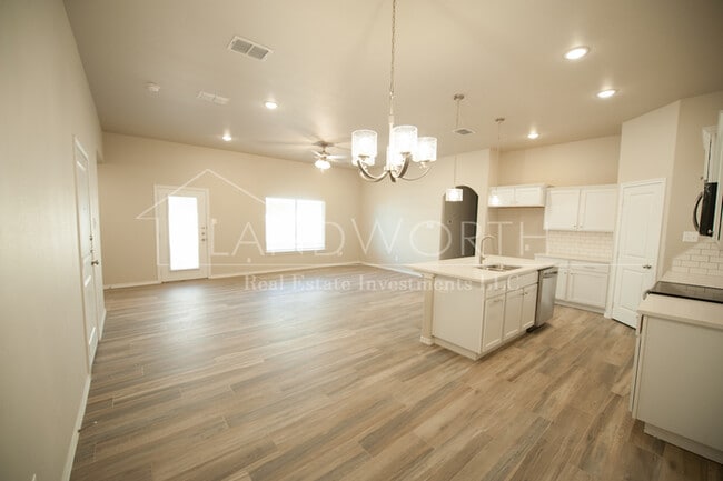 Foto del edificio - 3/2/2 Townhome near high school