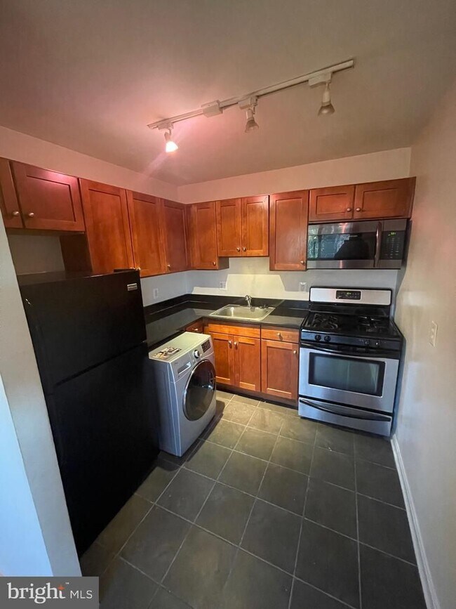 Building Photo - Beautiful 1bd 1 bath Condo