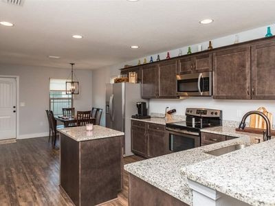 Building Photo - 452 Evening Falls Dr