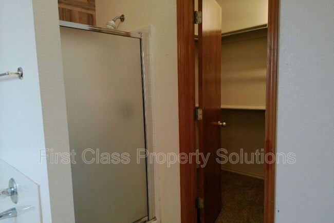Building Photo - 2208 SW 138th St