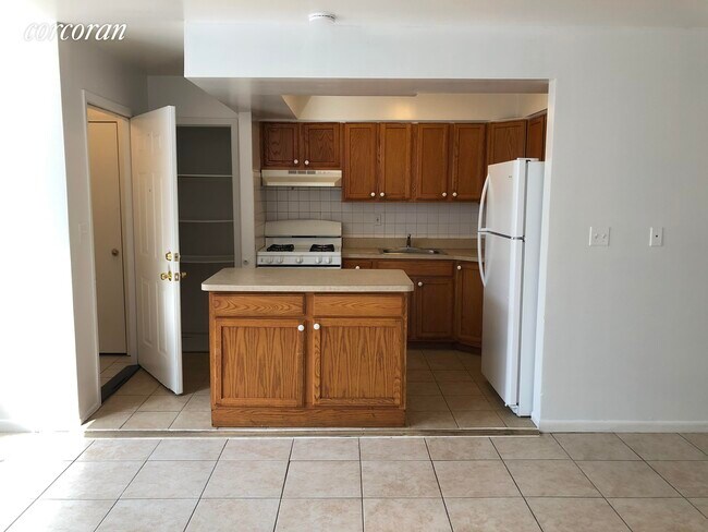 Foto del edificio - 68 Suydam St