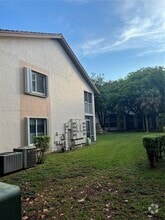 Building Photo - 9403 SW 138th Pl