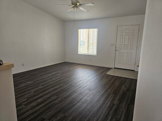Foto del edificio - Unfurnished Long Term