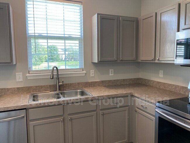 Building Photo - 8127 Castilla Dr