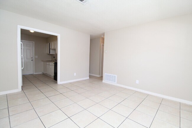 Foto del edificio - Cozy 2 Bedroom / 1 Bathroom Northeast Pens...