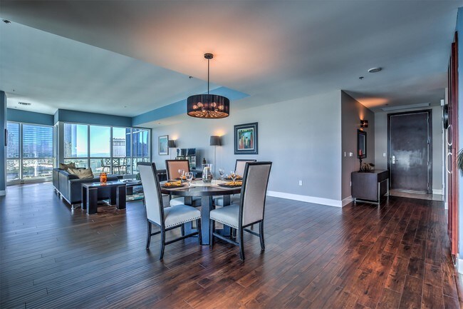 Building Photo - 4575 Dean Martin Dr