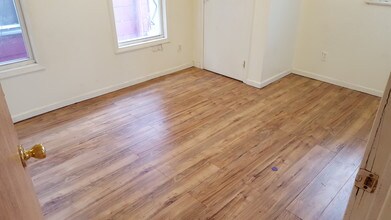 Building Photo - 88 5th Ave