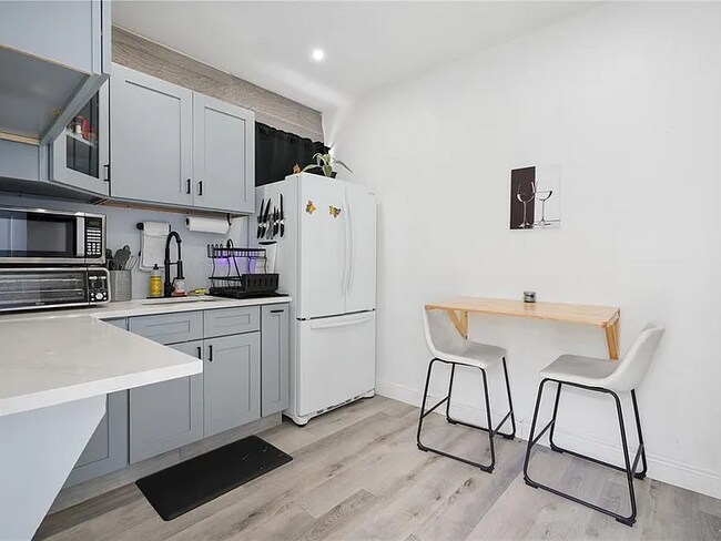 Foto del edificio - 4501 Bray Rd