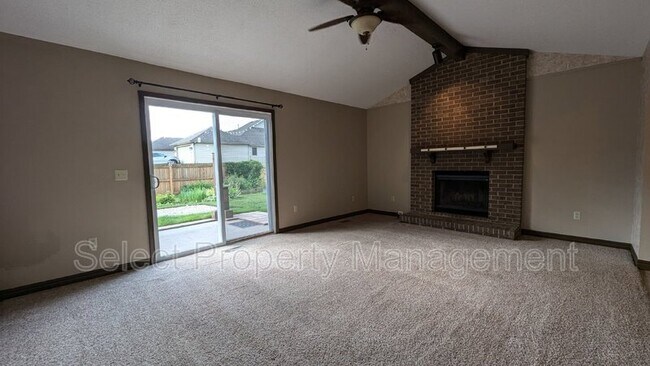 Building Photo - 6124 Belle Isle Lane