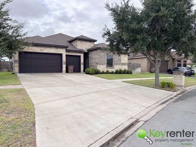 Foto del edificio - 4226 Stillwater Cove