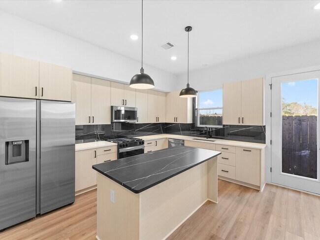 Foto del edificio - 227 Noras Ln