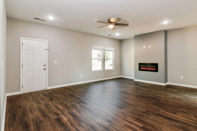 Building Photo - 261 Addy Ln
