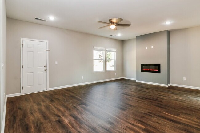Foto del edificio - 261 Addy Ln