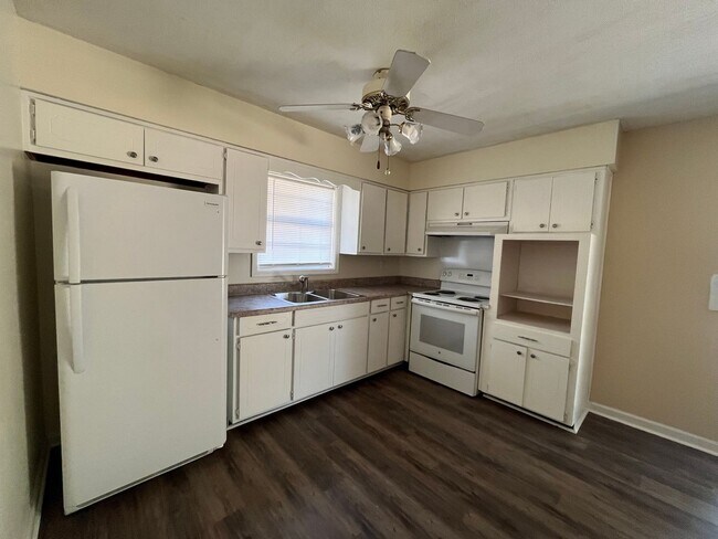 Foto del edificio - New On the Market!