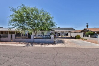 Building Photo - 825 E Alice Ave