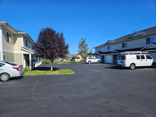 Building Photo - 109 Newaukum Golf Dr
