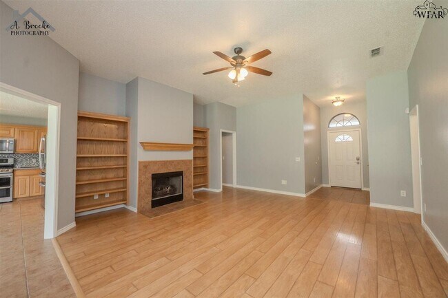 Foto del edificio - 5412 Blazing Star Ln