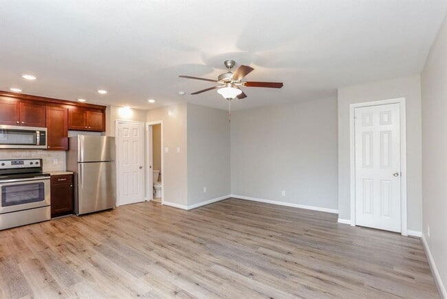 Photo - 808 W Main St Apartment