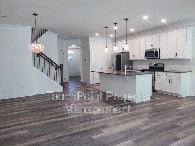 Building Photo - 2235 Blewett Dr