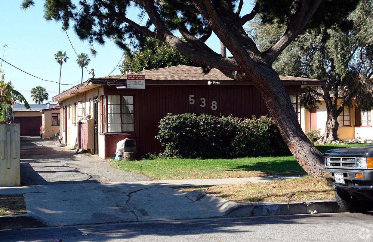 Building Photo - 538 Stepney St