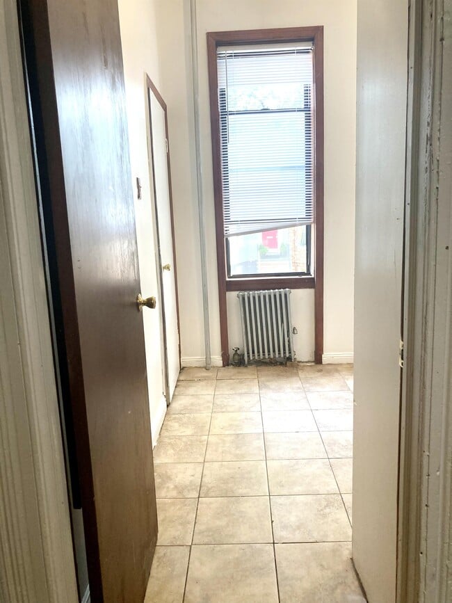 Building Photo - 267 Covert St.