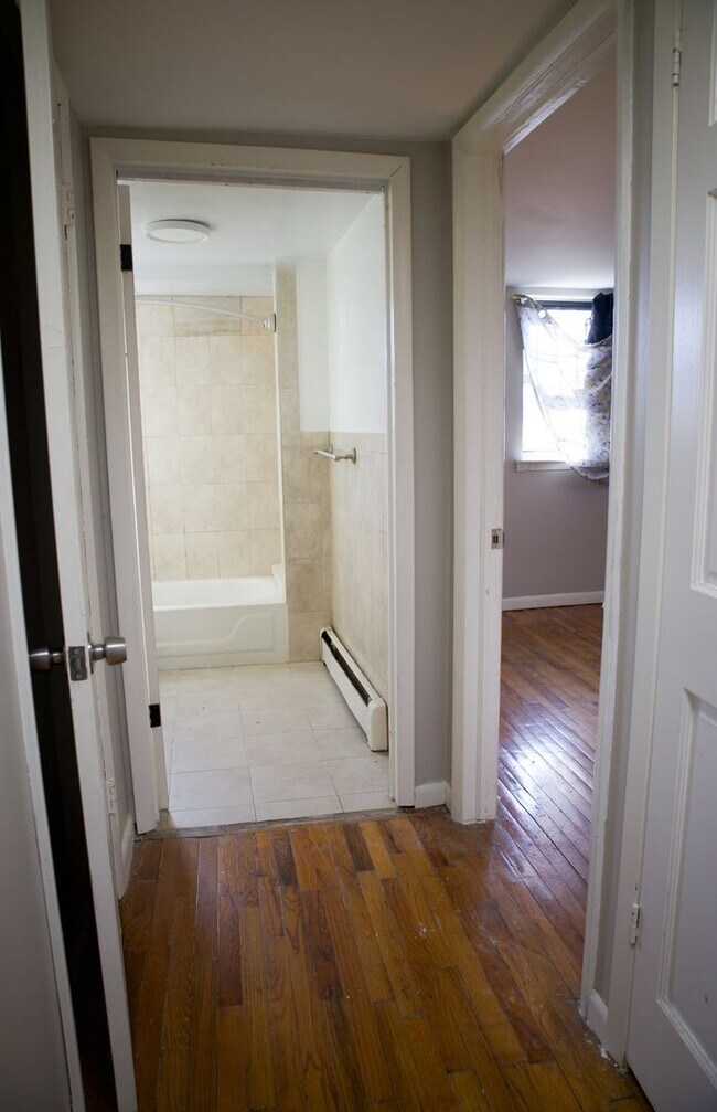 Foto del edificio - 4015 Baychester Ave